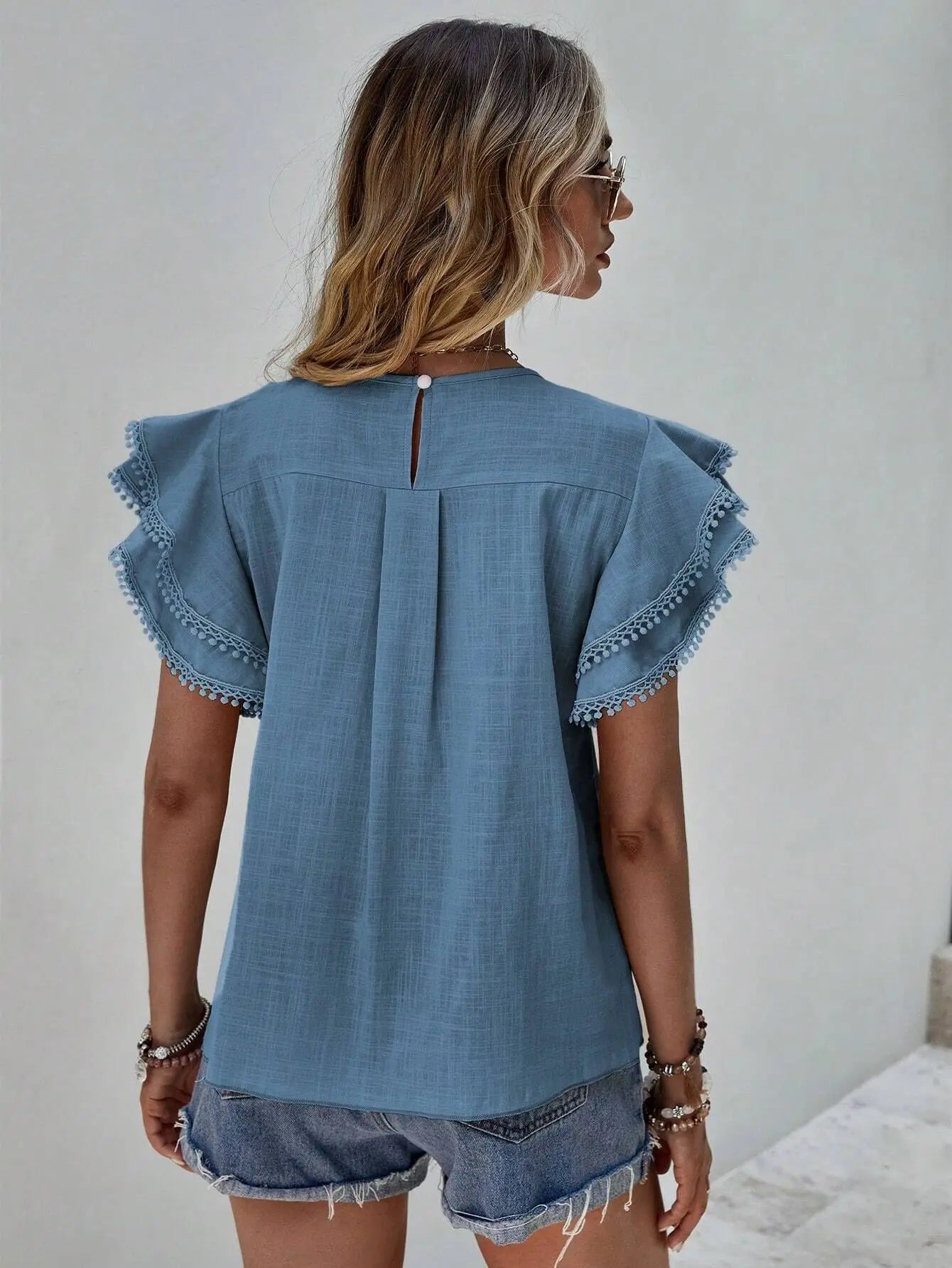 Blusa Feminina Casual com Babados e Manga Borboleta